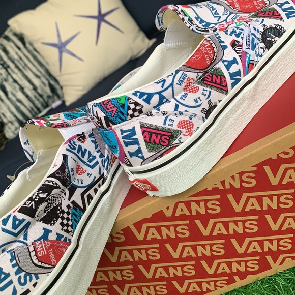 VANS WMNS CLASSIC SLIP-ON VANS MASH UP STICKERS/TRWHT Sneakers - Picture 15 of 16